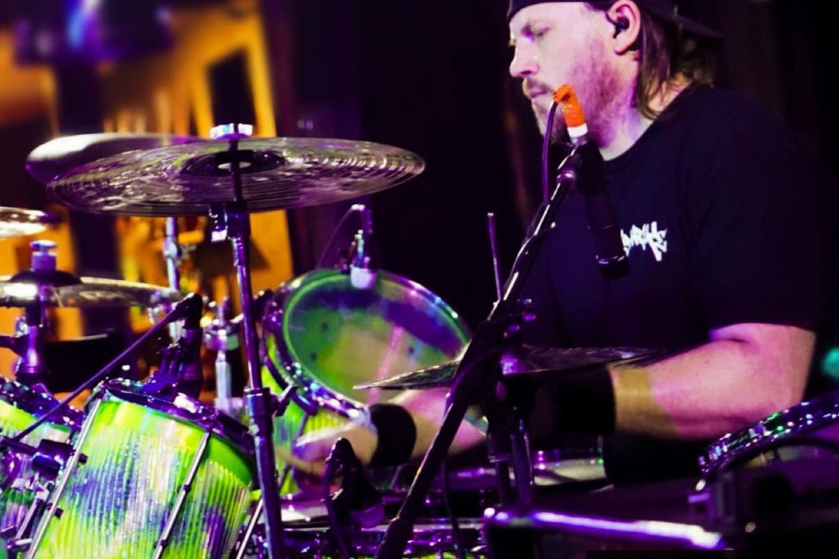 Andrew Luebbering performing