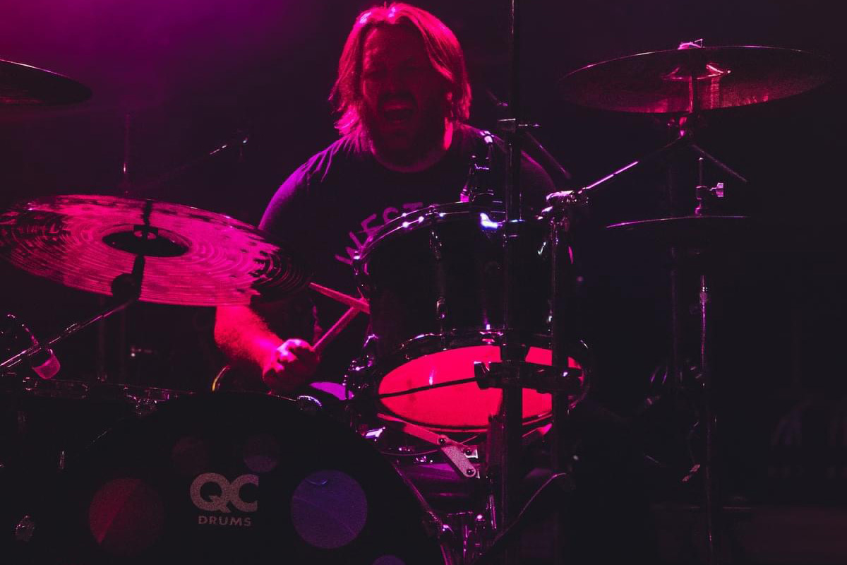 Andrew Luebbering performing