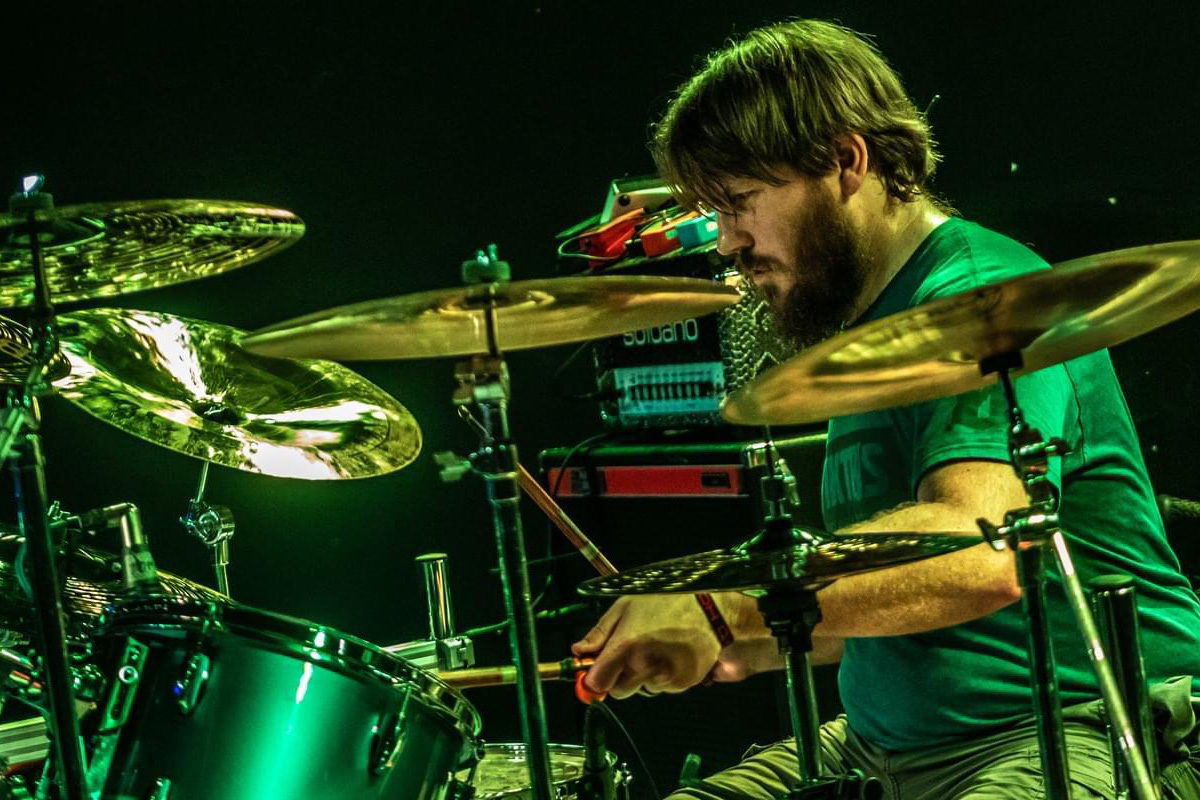 Andrew Luebbering performing