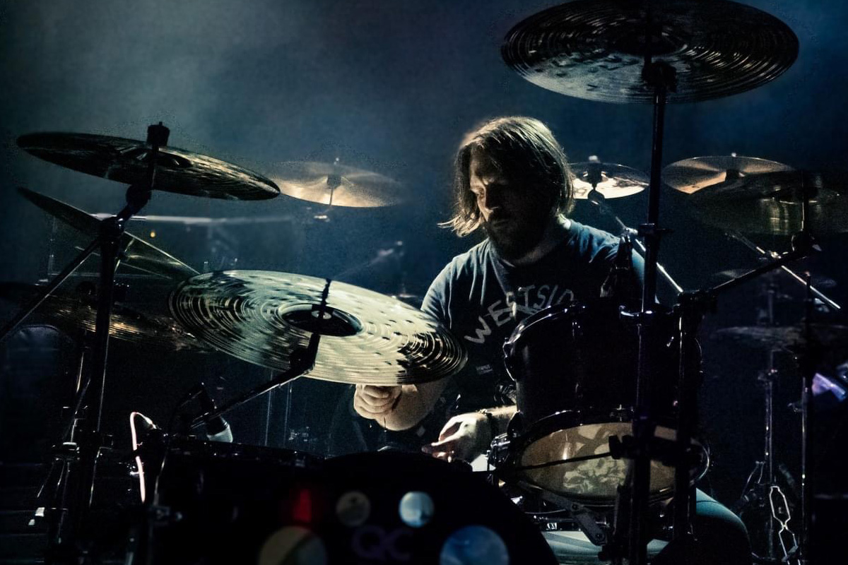 Andrew Luebbering performing