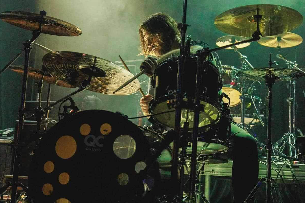 Andrew Luebbering performing