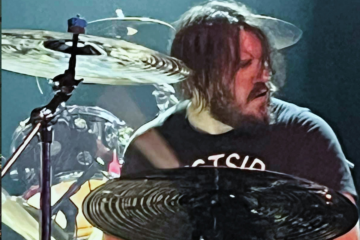 Andrew Luebbering performing